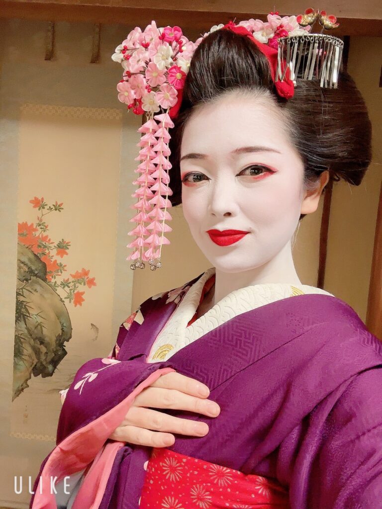 beauty 1766291664177